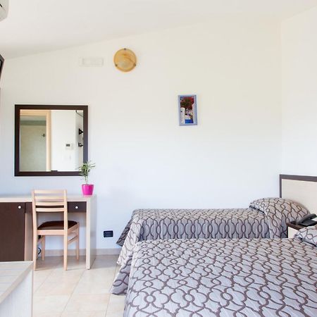 פוצ'ה ואראנו Albergo Il Giardino מראה חיצוני תמונה