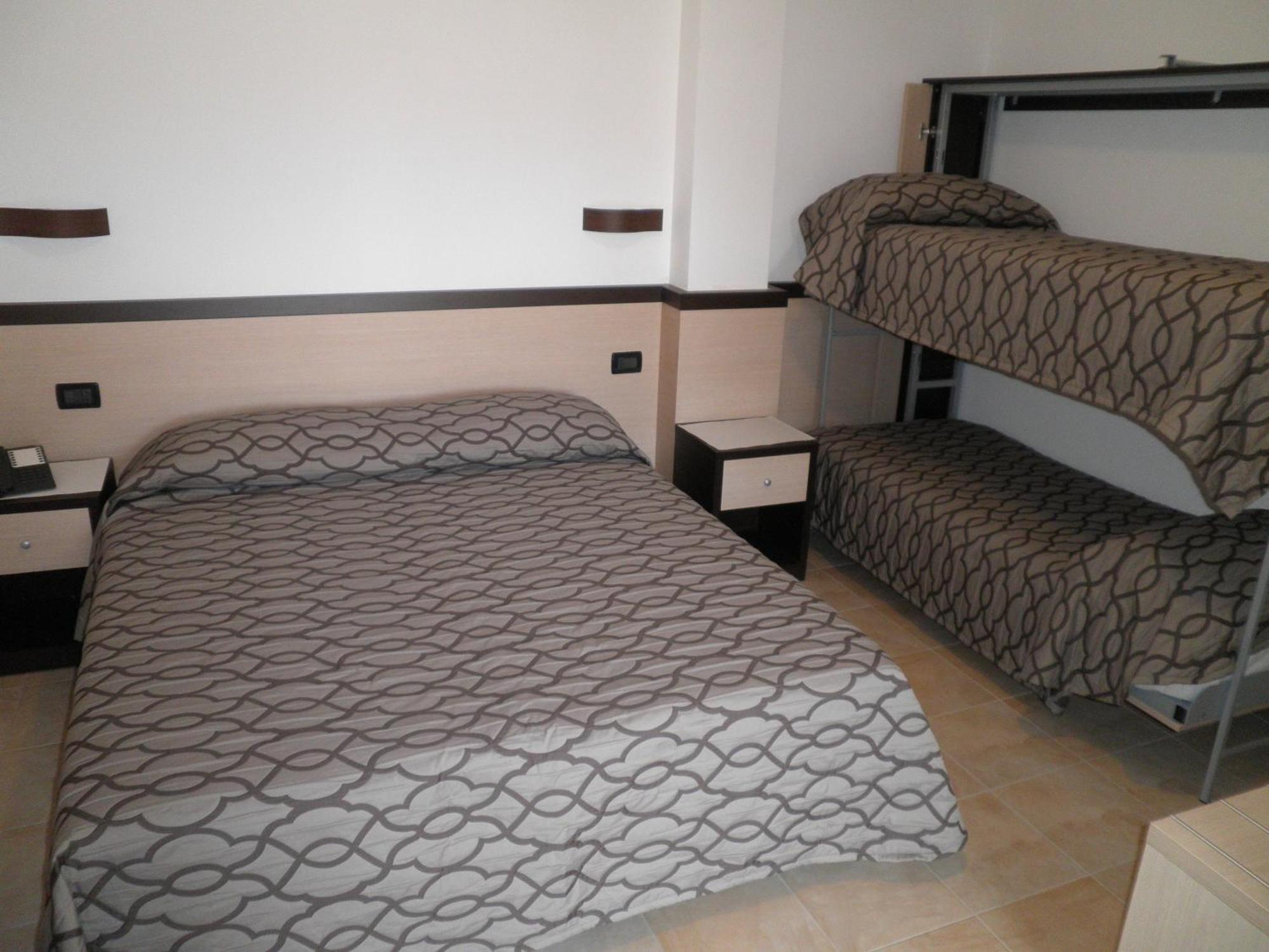 פוצ'ה ואראנו Albergo Il Giardino מראה חיצוני תמונה