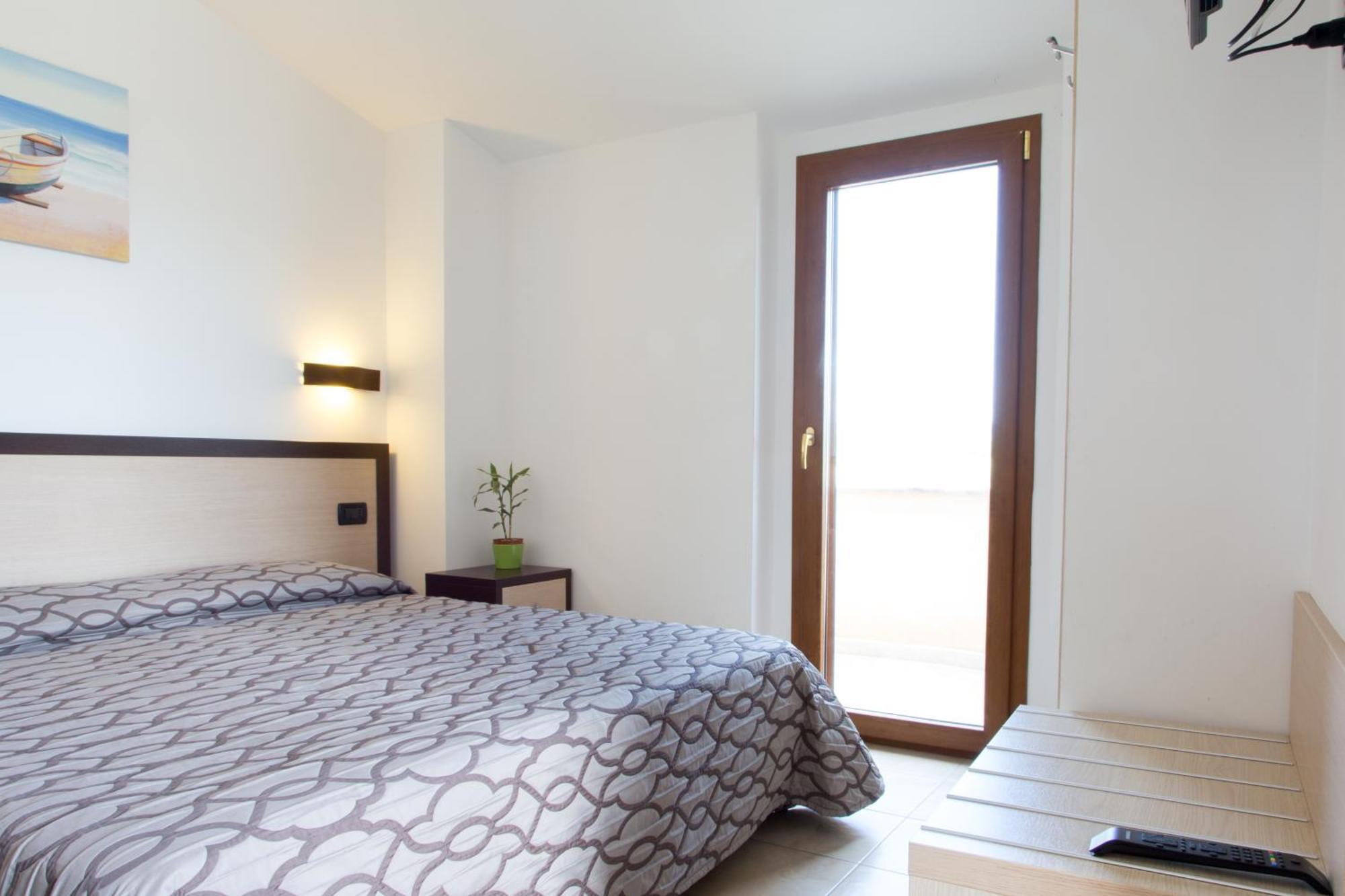 פוצ'ה ואראנו Albergo Il Giardino מראה חיצוני תמונה