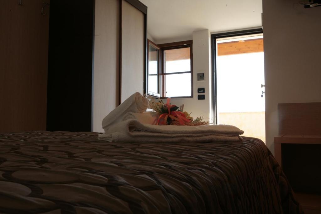 פוצ'ה ואראנו Albergo Il Giardino חדר תמונה