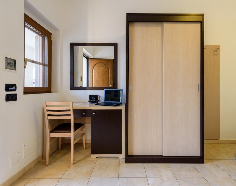 פוצ'ה ואראנו Albergo Il Giardino מראה חיצוני תמונה